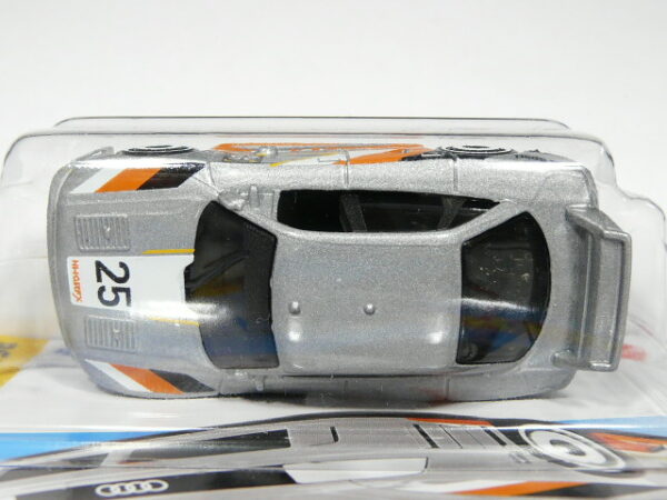 COCHE CLASICO DEPORTIVO NUEVO A ESCALA APROXIMADA 1/64. VISTA AEREA.