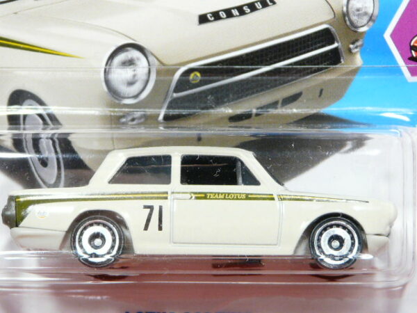 COCHE DEPORTIVO CLASICO NUEVO A ESCALA APROXIMADA 1/64.