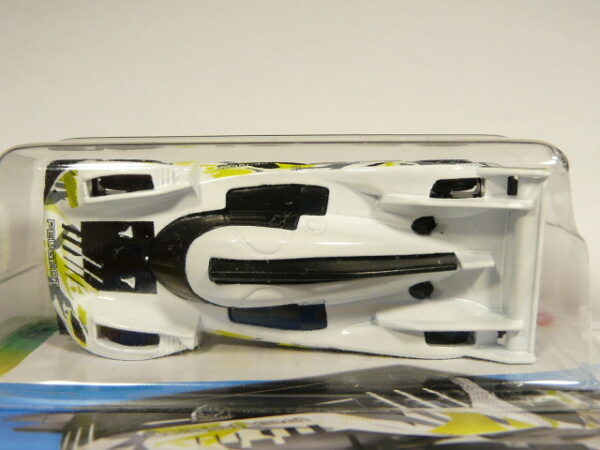 COCHE DEPORTIVO COUPE NUEVO A ESCALA APROXIMADA 1/64. VISTA AEREA.