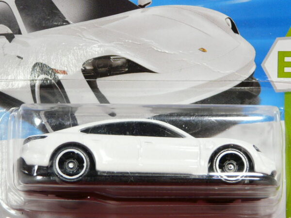 COCHE DEPORTIVO ELECTRICO NUEVO A ESCALA APROXIMADA 1/64.