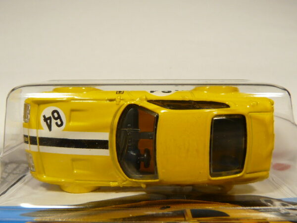 COUPE DEPORTIVO CLASICO NUEVO A ESCALA APROXIMADA 1/64. VISTA AEREA.