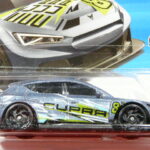 COCHE DEPORTIVO ELECTRICO NUEVO A ESCALA APROXIMADA 1/64.