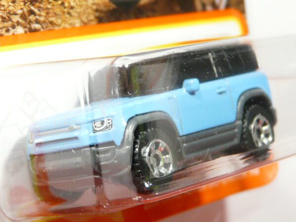 TODOTERRENO 4X4 NUEVO A ESCALA APROXIMADA 1/64. VISTA FRONTAL.