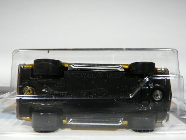 COCHE CLASICO DEPORTIVO COUPE NUEVO A ESCALA APROXIMADA 1/64. VISTA INFERIOR.