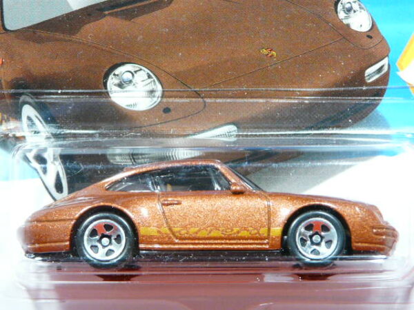 COCHE CLASICO DEPORTIVO COUPE NUEVO A ESCALA APROXIMADA 1/64.