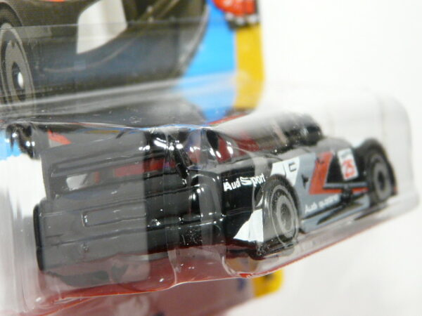 COCHE CLASICO DEPORTIVO NUEVO A ESCALA APROXIMADA 1/64. VISTA TRASERA.