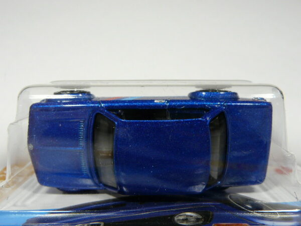 COCHE CLASICO DEPORTIVO NUEVO A ESCALA APROXIMADA 1/64. VISTA AEREA.