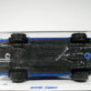 COCHE CLASICO DEPORTIVO NUEVO A ESCALA APROXIMADA 1/64. VISTA INFERIOR.