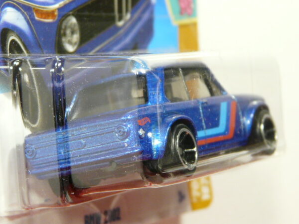 COCHE CLASICO DEPORTIVO NUEVO A ESCALA APROXIMADA 1/64. VISTA TRASERA.