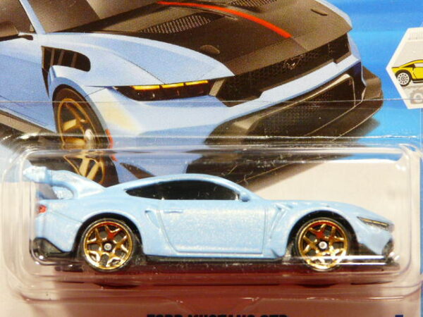 COCHE DEPORTIVO NUEVO A ESCALA APROXIMADA 1/64.