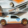 COCHE DEPORTIVO NUEVO A ESCALA APROXIMADA 1/64.