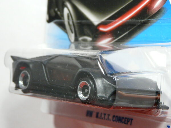 COCHE FANTASTICO VERSION MODERNA NUEVO A ESCALA APROXIMADA 1/64. VISTA FRONTAL.