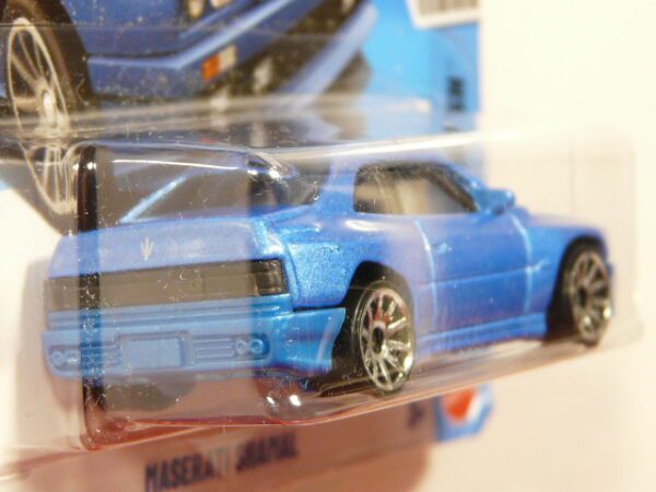 COCHE CLASICO DEPORTIVO COUPE NUEVO A ESCALA APROXIMADA 1/64. VISTA TRASERA.
