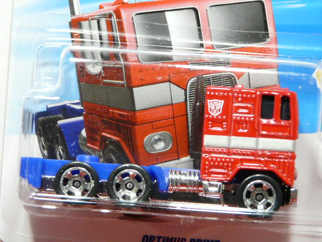CAMION NUEVO A ESCALA APROXIMADA 1/64.