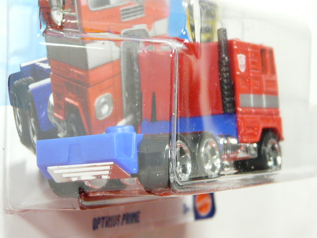 CAMION NUEVO A ESCALA APROXIMADA 1/64. VISTA TRASERA.