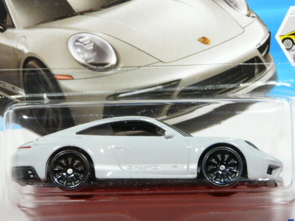 COCHE DEPORTIVO COUPE NUEVO A ESCALA APROXIMADA 1/64.