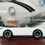 COCHE CLASICO DEPORTIVO DESCAPOTABLE NUEVO A ESCALA APROXIMADA 1/64.