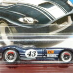 COCHE CLASICO DEPORTIVO DESCAPOTABLE NUEVO A ESCALA APROXIMADA 1/64.