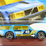 COCHE CLASICO FAMILIAR MODIFICADO NUEVO A ESCALA APROXIMADA 1/64.
