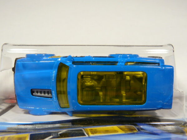 COCHE CLASICO FAMILIAR MODIFICADO NUEVO A ESCALA APROXIMADA 1/64. VISTA AEREA.