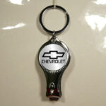 LLAVERO MULTIUSOS DE METAL CON 3 FUNCIONES.