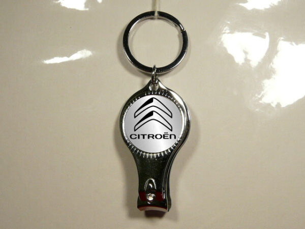 LLAVERO MULTIUSOS DE METAL CON 3 FUNCIONES.