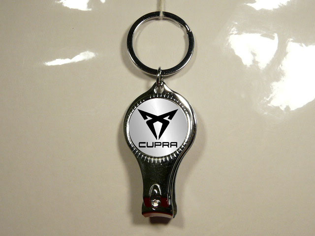 LLAVERO MULTIUSOS DE METAL CON 3 FUNCIONES.