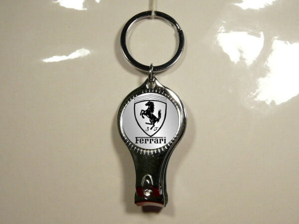 LLAVERO MULTIUSOS DE METAL CON 3 FUNCIONES.