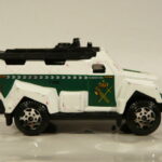 VEHICULO ACORAZADO DE LA GUARDIA CIVIL DE SEGUNDA MANO SIN SEÑALES DE USO, BUEN ESTADO GENERA,  A ESCALA APROXIMADA 1/64 Y SIN BLISTER.