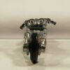MOTO CHOPPER DE SEGUNDA MANO CON ALGUNAS SEÑALES DE USO Y BUEN ESTADO GENERAL SIN BLISTER A ESCALA APROXIMADA 1/64. VISTA FRONTAL.