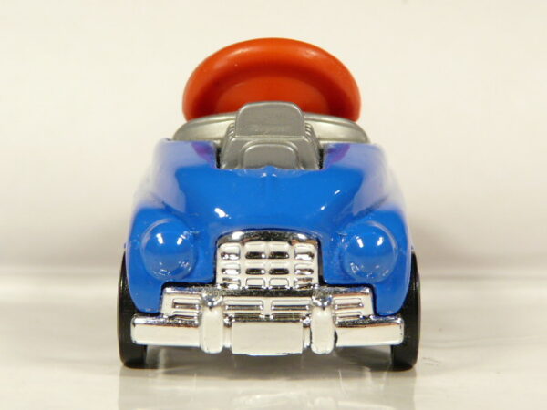 COCHE NUEVO TH EDICION LIMITADA A ESCALA APROXIMADA 1/64 SIN BLISTER. VISTA FRONTAL.