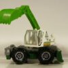 EXCAVADORA TODOTERRENO 4X4 NUEVA EN MINIATURA, SIN BLISTER. ESCALA APROXIMADA 1/64. VISTA BRAZO ELEVADO 1.