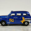 TAXI DE SEGUNDA MANO EN MINIATURA, SIN SEÑALES DE USO Y BUEN ESTADO GENERAL. SIN BLISTER Y A ESCALA APROXIMADA 1/64.