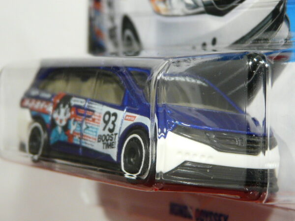 MONOVOLUMEN DEPORTIVO JAPONES NUEVO TUNEADO A ESCALA APROXIMADA 1/64. VISTA FRONTAL.