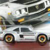 COCHE CLASICO NUEVO A ESCALA APROXIMADA 1/64.