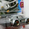 COCHE CLASICO NUEVO A ESCALA APROXIMADA 1/64. VISTA TRASERA.
