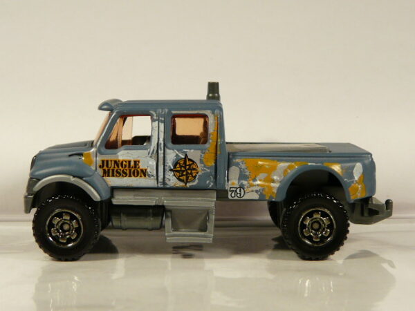 CAMION TODOTERRENO 4X4 NUEVO EN MINIATURA, SIN BLISTER. ESCALA APROXIMADA 1/64.