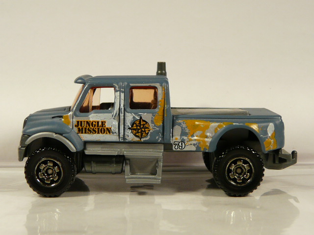 CAMION TODOTERRENO 4X4 NUEVO EN MINIATURA, SIN BLISTER. ESCALA APROXIMADA 1/64.