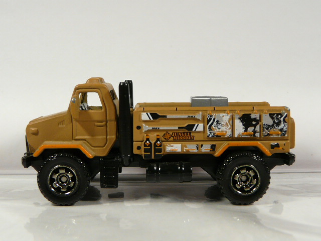 CAMION TODOTERRENO 4X4 EN MINIATURA, SIN SEÑALES DE USO Y BUEN ESTADO GENERAL