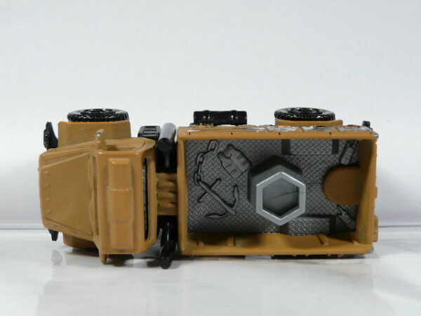 CAMION TODOTERRENO 4X4 EN MINIATURA, SIN SEÑALES DE USO Y BUEN ESTADO GENERAL VISTA AEREA.
