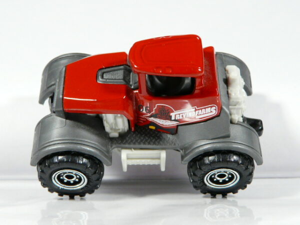 TRACTOR NUEVO EN MINIATURA, SIN BLISTER. ESCALA APROXIMADA 1/64. VISTA AEREA.