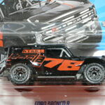 TODOTERRENO 4X4 NUEVO EN MINIATURA A ESCALA APROXIMADA 1/64.