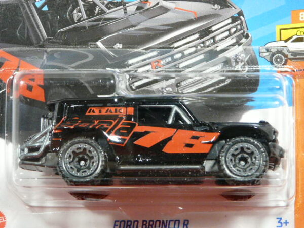 TODOTERRENO 4X4 NUEVO EN MINIATURA A ESCALA APROXIMADA 1/64.