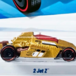 VEHICULO DE CARRERAS NUEVO EN MINIATURA TH EDICION LIMITADA A ESCALA APROXIMADA 1/64.
