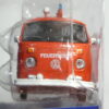 FURGONETA DE BOMBEROS NUEVA EN MINIATURA A ESCALA APROXIMADA 1/64 DE LA SERIE LIMITADA V-DUB. VISTA FRONTAL.