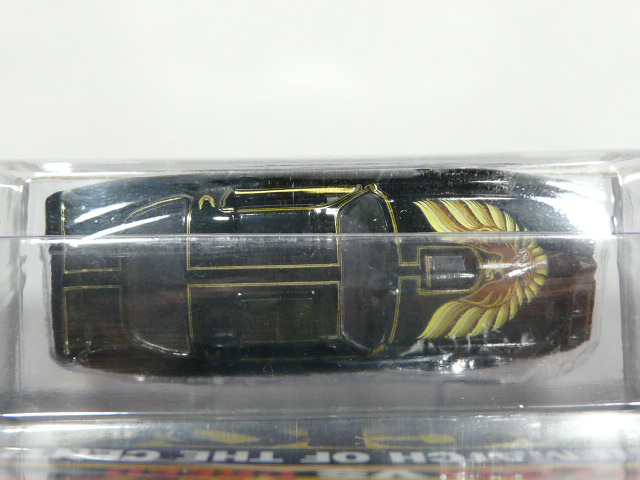 COCHE COUPÉ CLÁSICO NUEVO EN MINIATURA A ESCALA APROXIMADA 1/64 EN SERIE LIMITADA. VISTA AEREA.