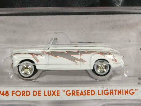 PARA MAYORES DE 14 AÑOS. CABRIO CLASICO NUEVO EN MINIATURA A ESCALA APROXIMADA 1/64 DE LA SERIE LIMITADA HOLLYWOOD..