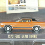 PARA MAYORES DE 14 AÑOS. COUPE CLÁSICO NUEVO EN MINIATURA A ESCALA APROXIMADA 1/64 DE LA SERIE LIMITADA VINTAGE AD CARS.