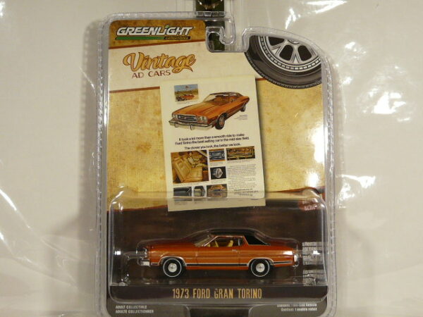 PARA MAYORES DE 14 AÑOS. COUPE CLÁSICO NUEVO EN MINIATURA A ESCALA APROXIMADA 1/64 DE LA SERIE LIMITADA VINTAGE AD CARS. VISTA FRONTAL. BLISTER.