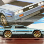 COCHE DEPORTIVO CLASICO NUEVO EN MINIATURA A ESCALA APROXIMADA 1/64.